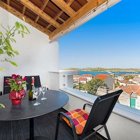 שיבניק Apartman Kurika מראה חיצוני תמונה
