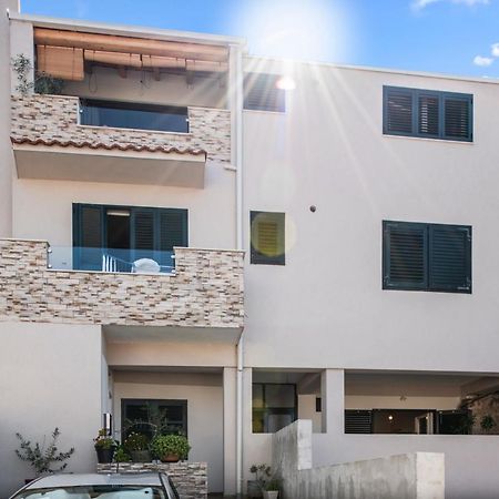 שיבניק Apartman Kurika מראה חיצוני תמונה