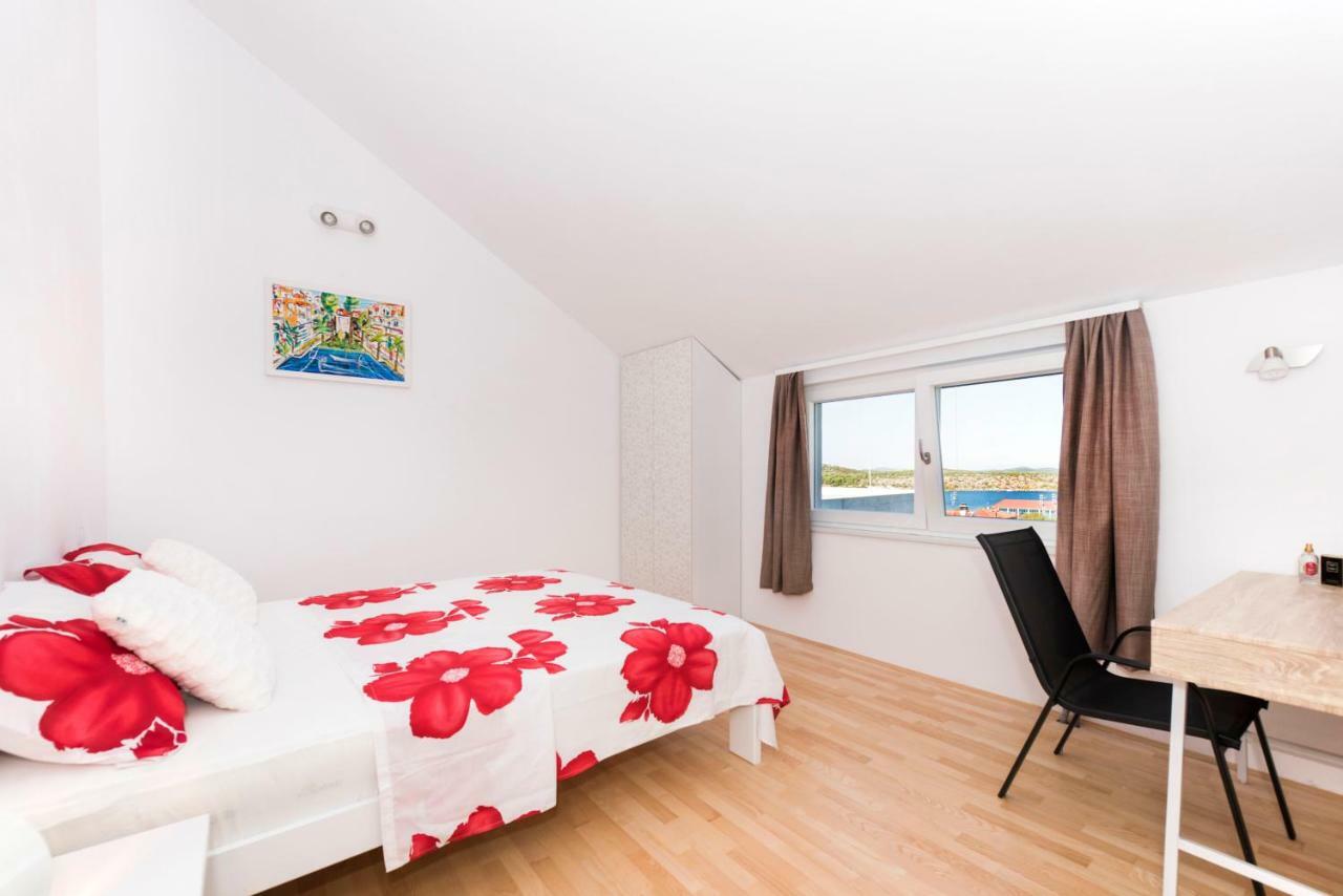 שיבניק Apartman Kurika מראה חיצוני תמונה