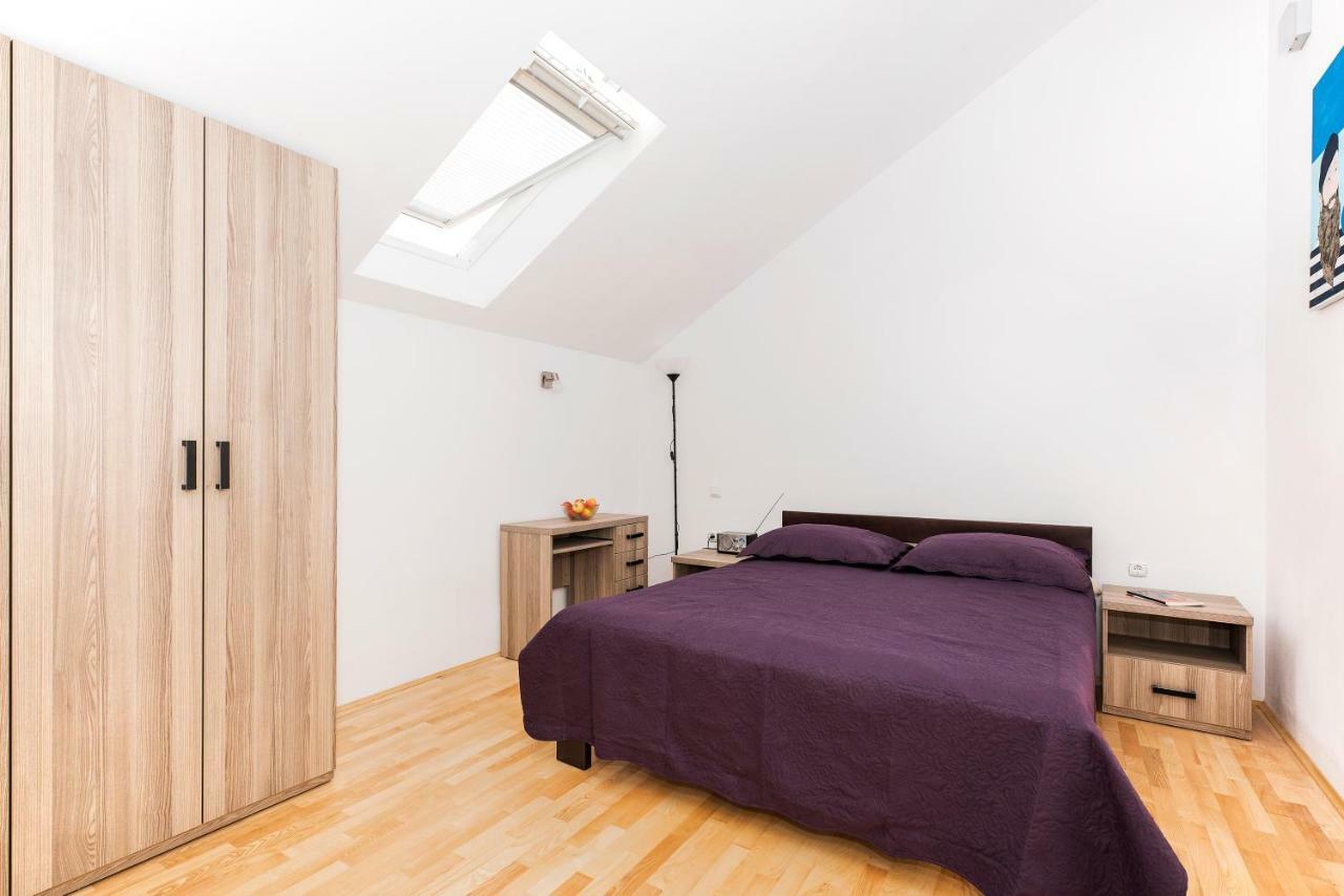 שיבניק Apartman Kurika מראה חיצוני תמונה