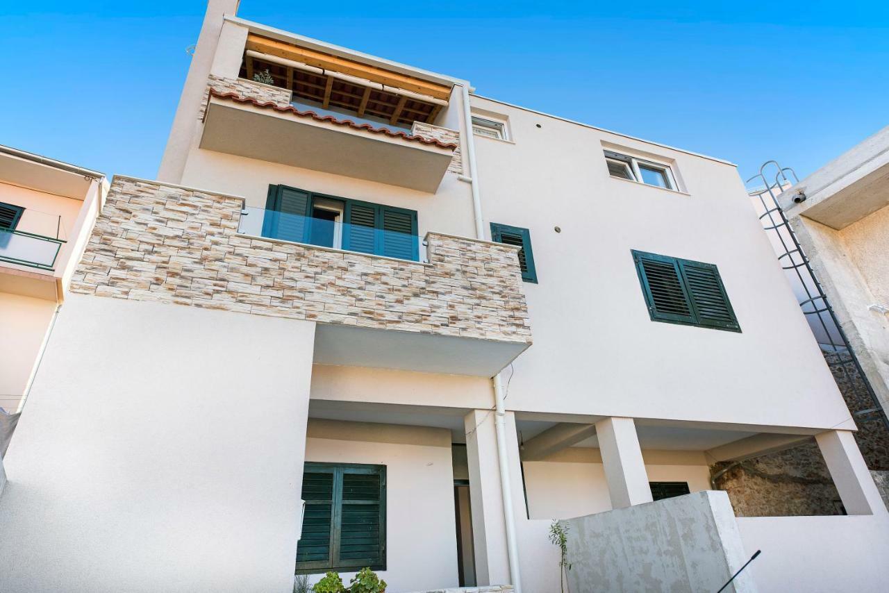 שיבניק Apartman Kurika מראה חיצוני תמונה