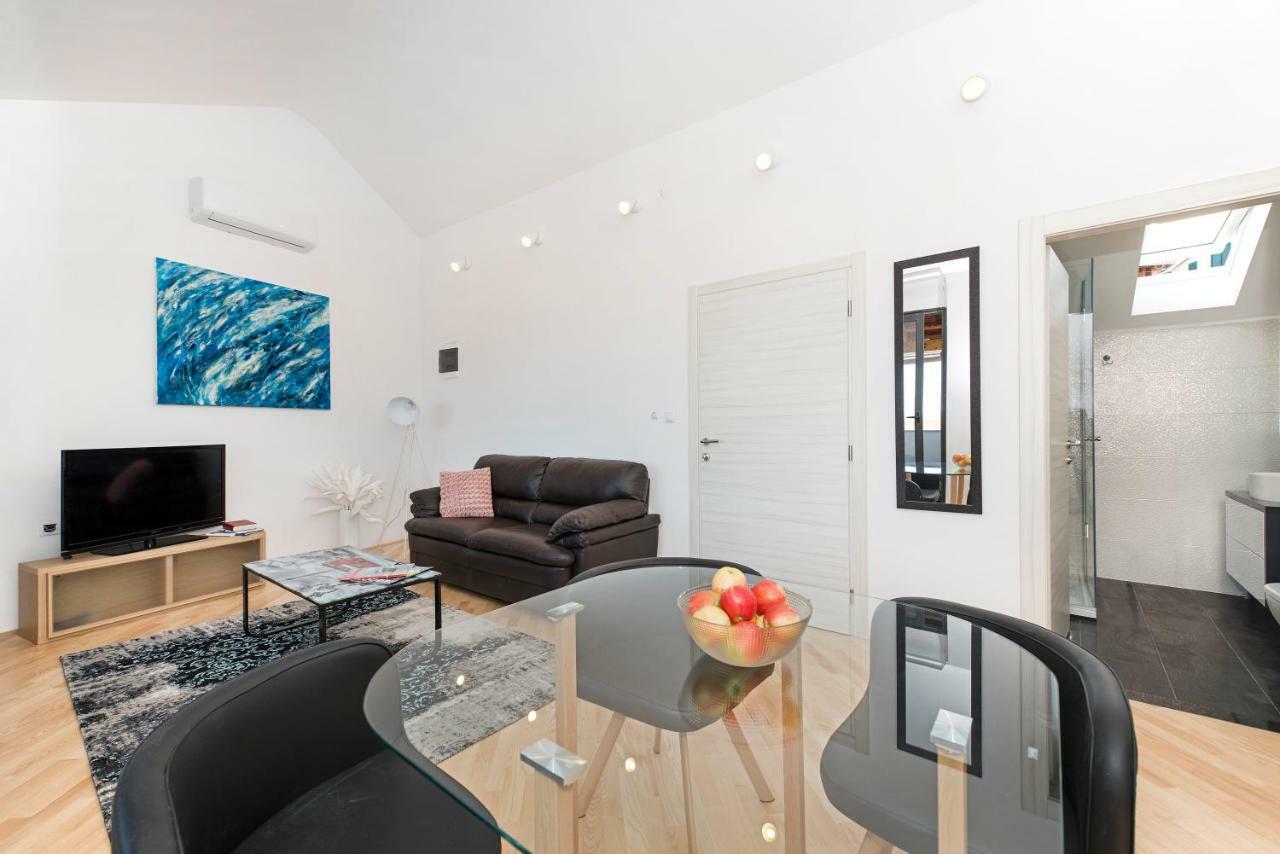 שיבניק Apartman Kurika מראה חיצוני תמונה